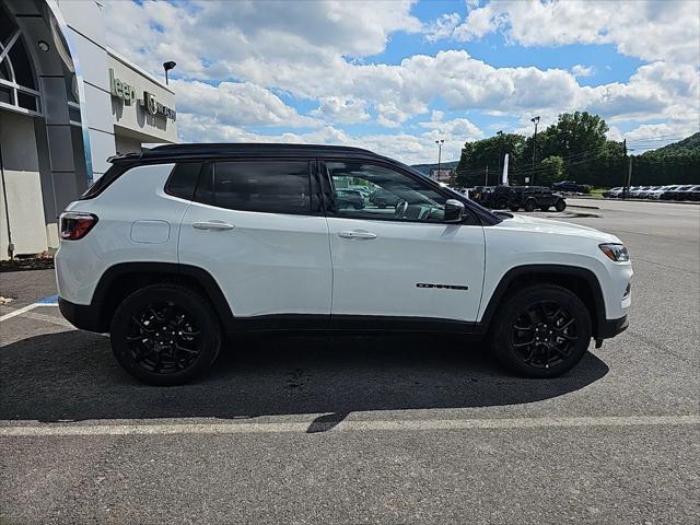 2024 Jeep Compass COMPASS LATITUDE 4X4