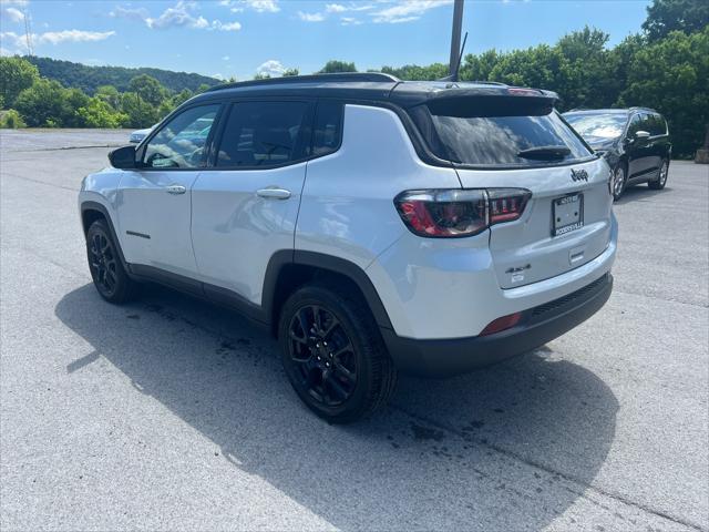 2024 Jeep Compass COMPASS LATITUDE 4X4