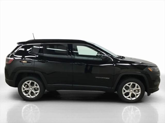 2024 Jeep Compass COMPASS LATITUDE 4X4