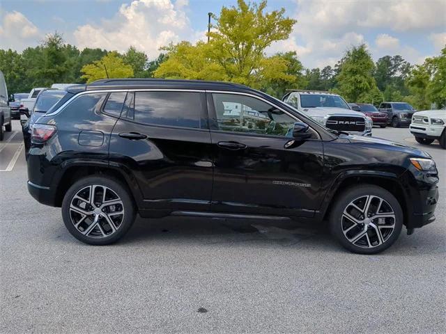 2024 Jeep Compass COMPASS LIMITED 4X4