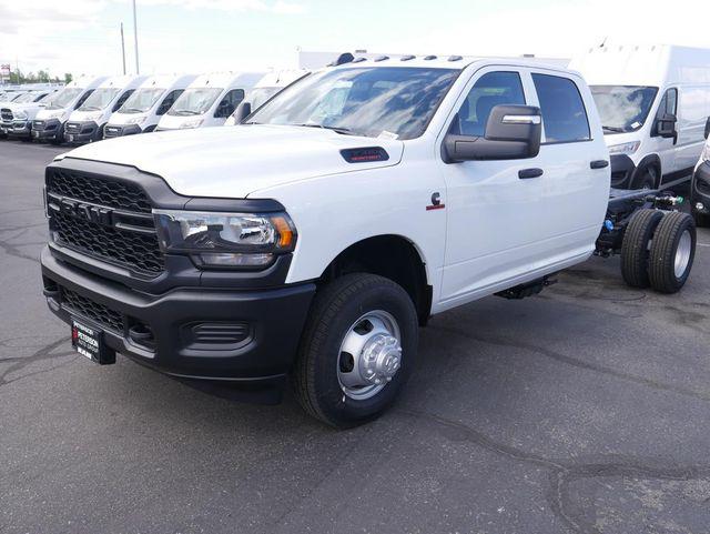 2024 RAM Ram 3500 Chassis Cab RAM 3500 TRADESMAN CREW CAB CHASSIS 4X4 60 CA