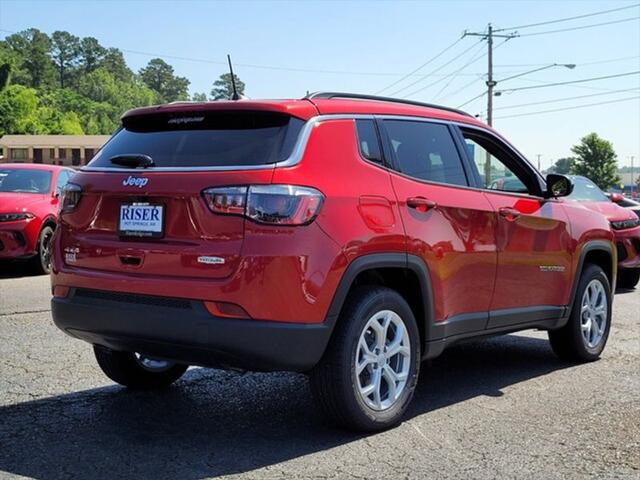 2024 Jeep Compass COMPASS LATITUDE 4X4