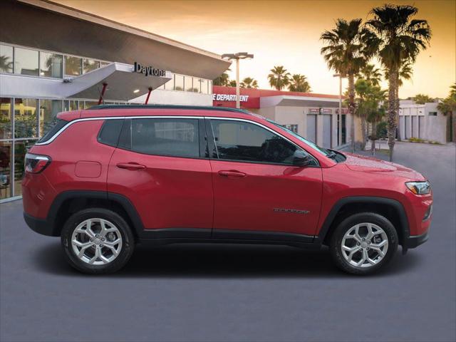 2024 Jeep Compass COMPASS LATITUDE 4X4