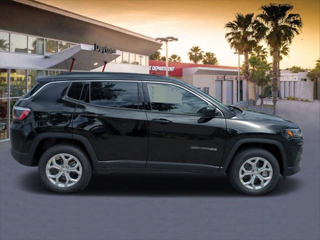 2024 Jeep Compass COMPASS LATITUDE 4X4