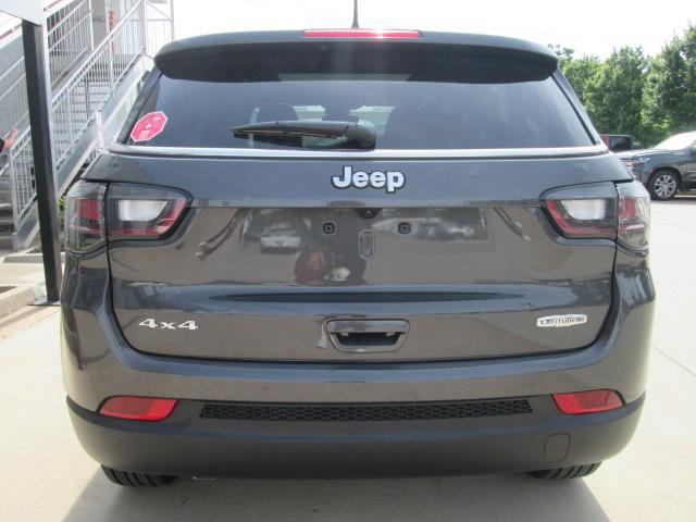 2024 Jeep Compass COMPASS LATITUDE LUX 4X4