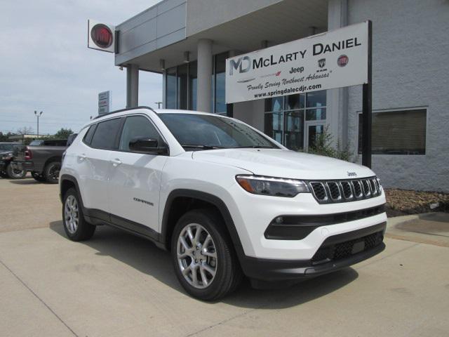 2024 Jeep Compass COMPASS LATITUDE LUX 4X4