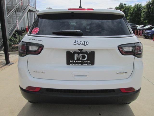 2024 Jeep Compass COMPASS LATITUDE LUX 4X4