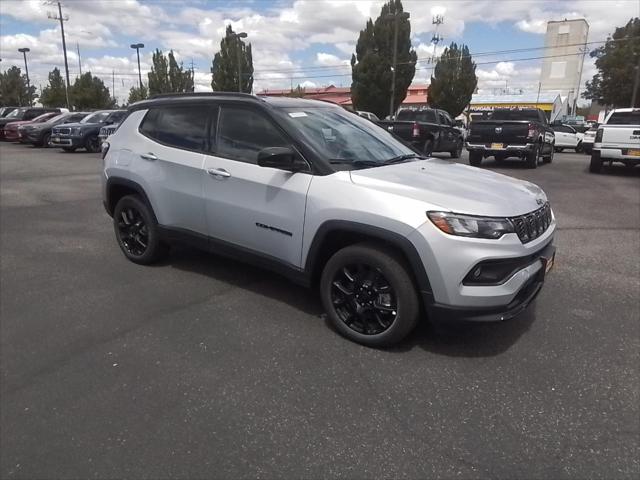 2024 Jeep Compass COMPASS LATITUDE 4X4