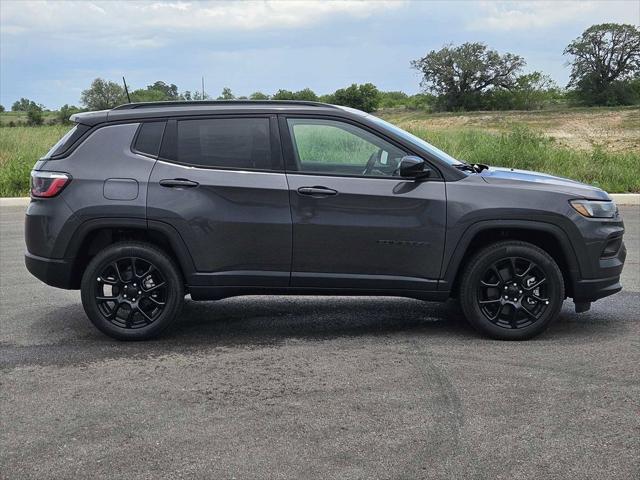 2024 Jeep Compass COMPASS LATITUDE 4X4