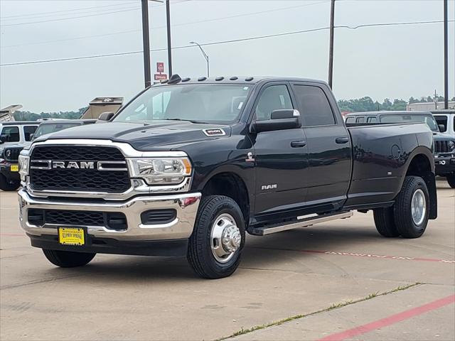 2022 RAM 3500 Tradesman Crew Cab 4x4 8 Box