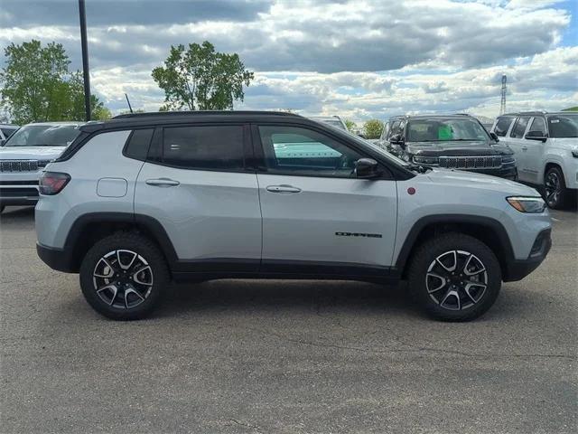 2024 Jeep Compass COMPASS TRAILHAWK 4X4