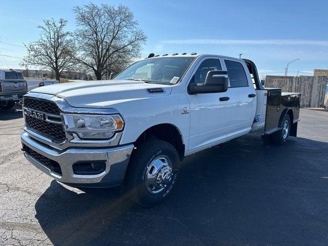 2024 RAM Ram 3500 Chassis Cab RAM 3500 TRADESMAN CREW CAB CHASSIS 4X4 60 CA 2024 RAM Ram 3500 Chassis Cab RAM 3500 TRADESMAN CREW CAB CHASSIS 4X4 60 CA