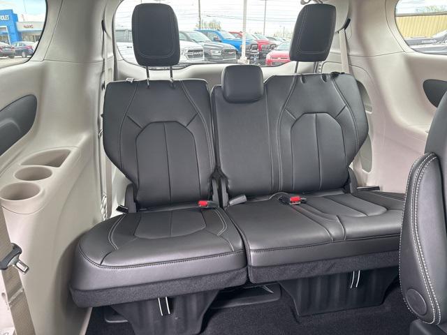 2024 Chrysler Pacifica Touring L AWD