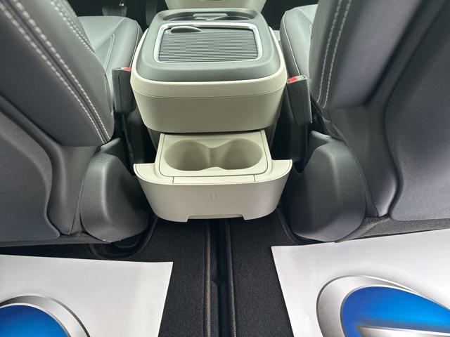 2024 Chrysler Pacifica Touring L AWD