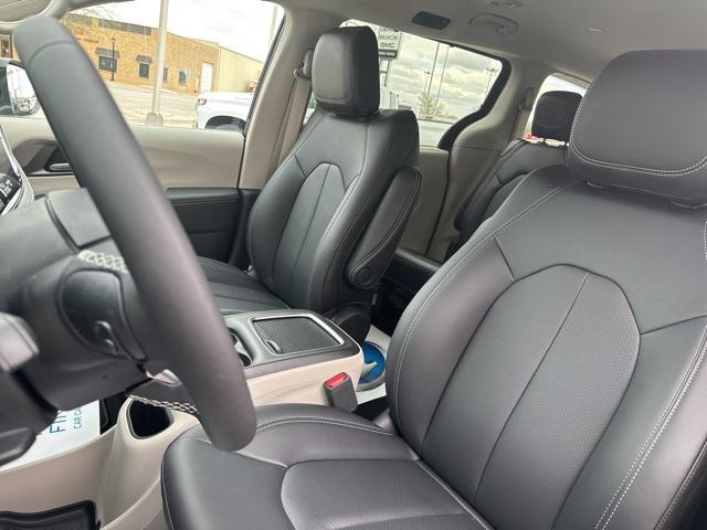 2024 Chrysler Pacifica Touring L AWD