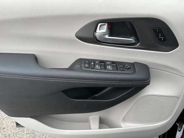 2024 Chrysler Pacifica Touring L AWD