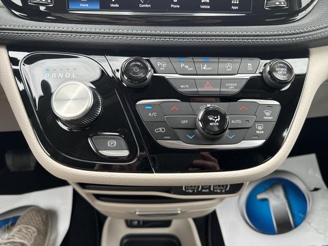 2024 Chrysler Pacifica Touring L AWD