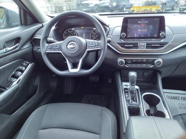 2023 Nissan Altima SV FWD