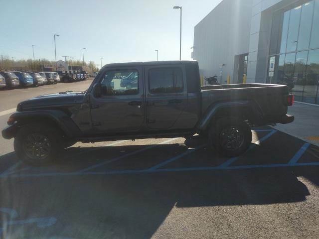 2024 Jeep Gladiator GLADIATOR SPORT S 4X4