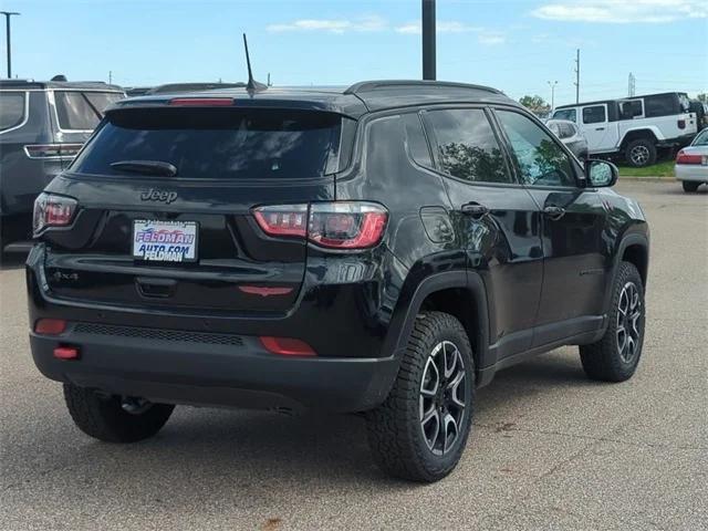 2024 Jeep Compass COMPASS TRAILHAWK 4X4