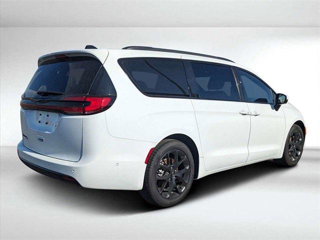 2023 Chrysler Pacifica PACIFICA TOURING L