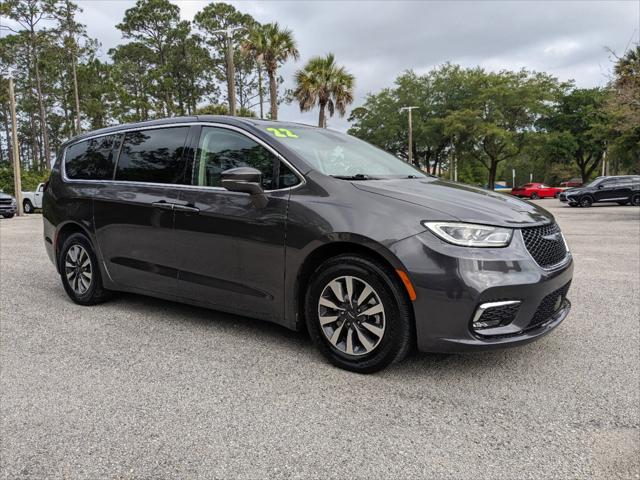 2022 Chrysler Pacifica Hybrid Touring L