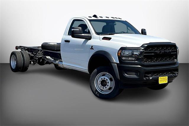 2024 RAM Ram 5500 Chassis Cab RAM 5500 TRADESMAN CHASSIS REGULAR CAB 4X2 120 CA 2024 RAM Ram 5500 Chassis Cab RAM 5500 TRADESMAN CHASSIS REGULAR CAB 4X2 120 CA
