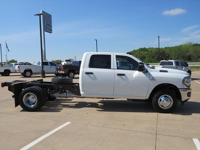 2024 RAM Ram 3500 Chassis Cab RAM 3500 TRADESMAN CREW CAB CHASSIS 4X4 60 CA