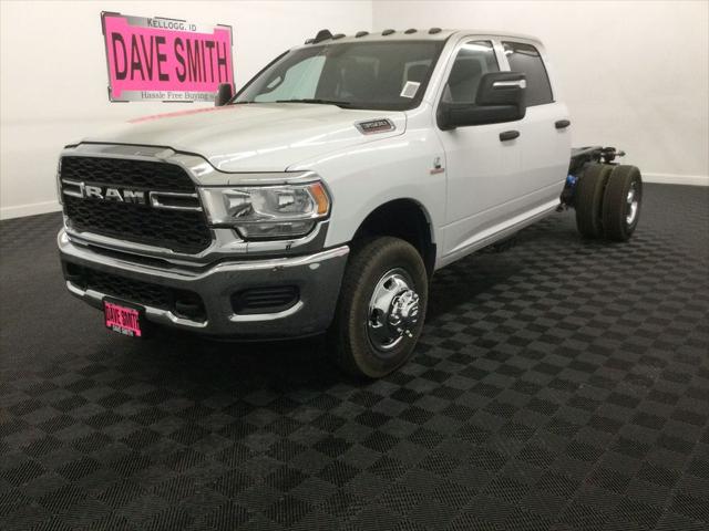 2024 RAM Ram 3500 Chassis Cab RAM 3500 TRADESMAN CREW CAB CHASSIS 4X4 60 CA