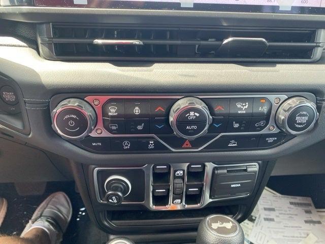 2024 Jeep Wrangler 4-Door Sahara 4x4
