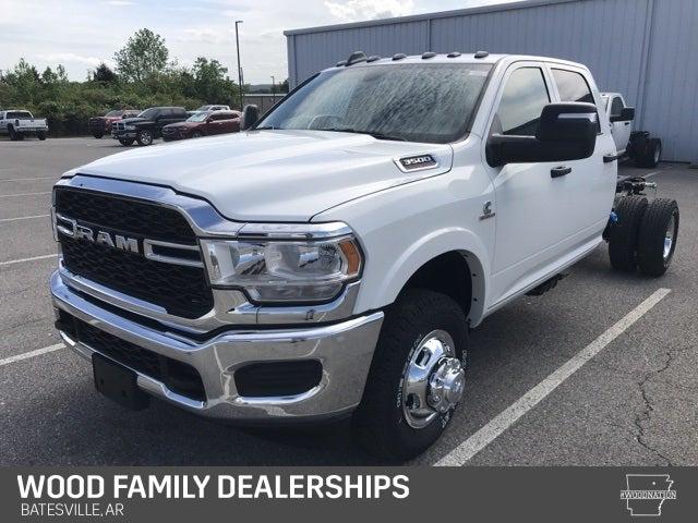 2024 RAM Ram 3500 Chassis Cab RAM 3500 TRADESMAN CREW CAB CHASSIS 4X4 60 CA