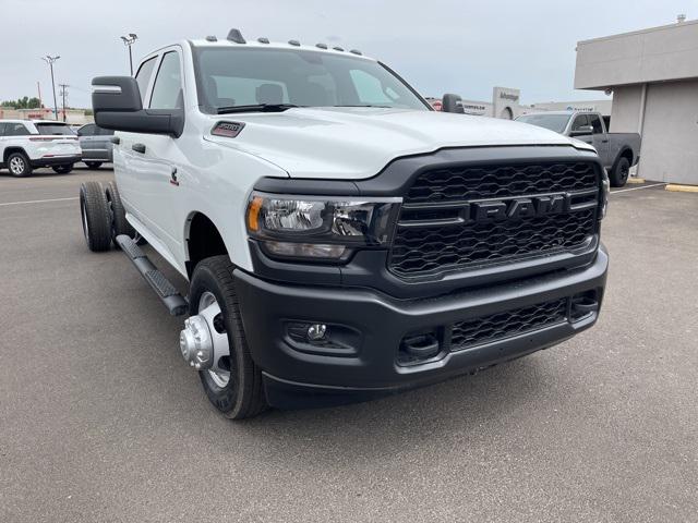 2024 RAM Ram 3500 Chassis Cab RAM 3500 TRADESMAN CREW CAB CHASSIS 4X4 60 CA