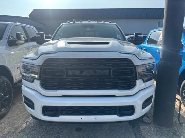 2024 RAM Ram 2500 RAM 2500 LIMITED CREW CAB 4X4 64 BOX