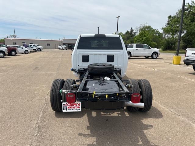 2024 RAM Ram 3500 Chassis Cab RAM 3500 SLT CREW CAB CHASSIS 4X4 60 CA