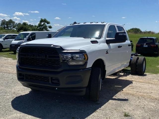 2024 RAM Ram 3500 Chassis Cab RAM 3500 TRADESMAN CREW CAB CHASSIS 4X4 60 CA