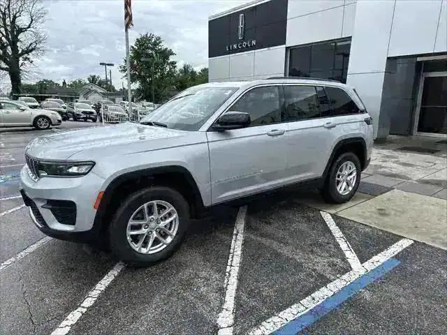 2024 Jeep Grand Cherokee GRAND CHEROKEE LAREDO X 4X4 2024 Jeep Grand Cherokee GRAND CHEROKEE LAREDO X 4X4