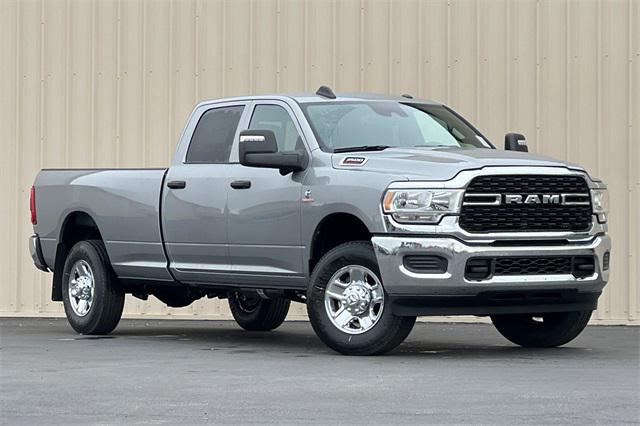 2024 RAM Ram 3500 RAM 3500 TRADESMAN CREW CAB 4X4 8 BOX