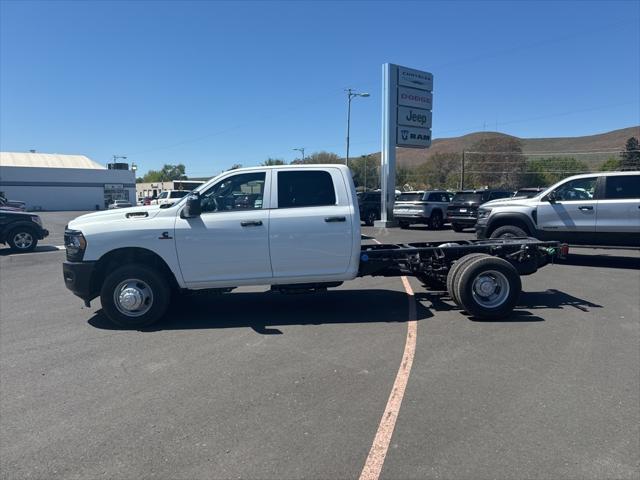 2024 RAM Ram 3500 Chassis Cab RAM 3500 TRADESMAN CREW CAB CHASSIS 4X4 60 CA