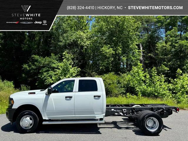 2024 RAM Ram 3500 Chassis Cab RAM 3500 TRADESMAN CREW CAB CHASSIS 4X4 60 CA