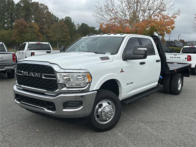 2024 RAM Ram 3500 Chassis Cab RAM 3500 SLT CREW CAB CHASSIS 4X4 60 CA