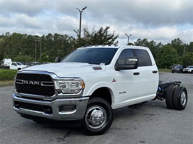 2024 RAM Ram 3500 Chassis Cab RAM 3500 SLT CREW CAB CHASSIS 4X4 60 CA