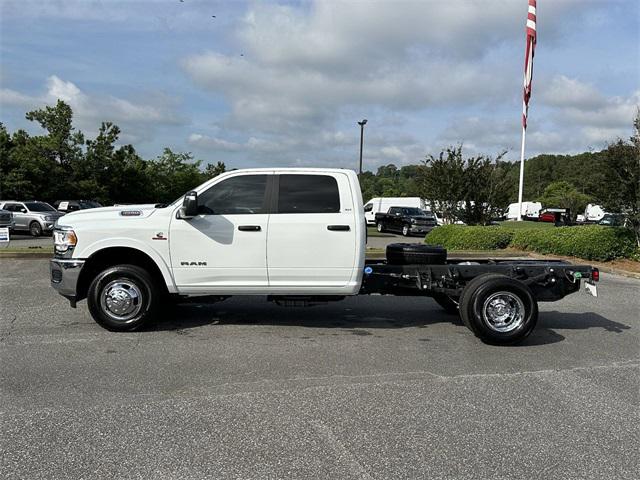 2024 RAM Ram 3500 Chassis Cab RAM 3500 SLT CREW CAB CHASSIS 4X4 60 CA