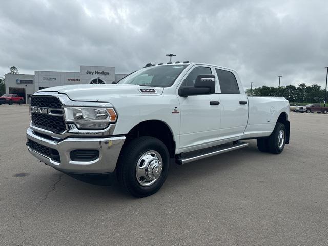 2024 RAM Ram 3500 RAM 3500 TRADESMAN CREW CAB 4X4 8 BOX