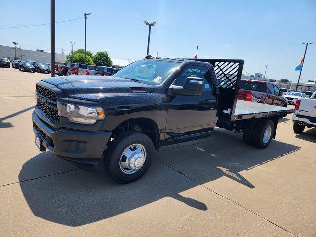 2024 RAM Ram 3500 Chassis Cab RAM 3500 TRADESMAN CHASSIS REGULAR CAB 4X2 84 CA 2024 RAM Ram 3500 Chassis Cab RAM 3500 TRADESMAN CHASSIS REGULAR CAB 4X2 84 CA