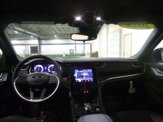 2024 Jeep Grand Cherokee L Altitude 4x4