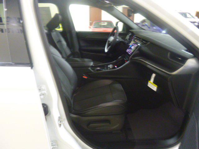 2024 Jeep Grand Cherokee L Altitude 4x4
