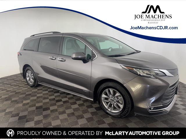 2021 Toyota Sienna XLE