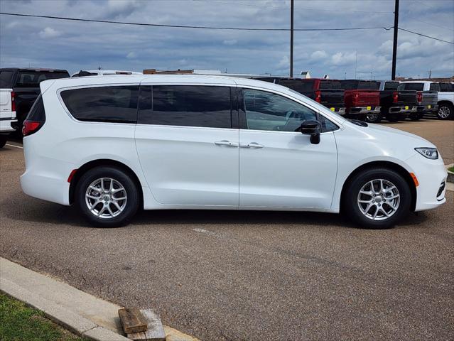 2024 Chrysler Pacifica PACIFICA TOURING L