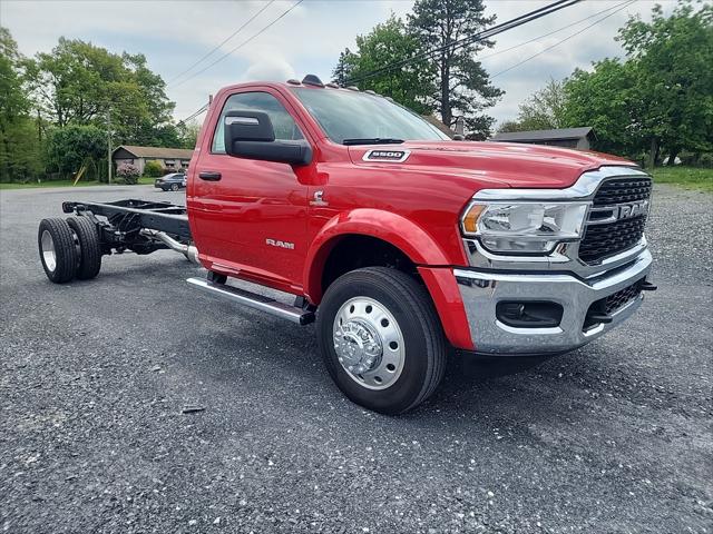 2024 RAM Ram 5500 Chassis Cab RAM 5500 SLT CHASSIS REGULAR CAB 4X4 120 CA