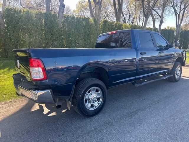 2022 RAM 3500 Big Horn Crew Cab 4x4 8 Box